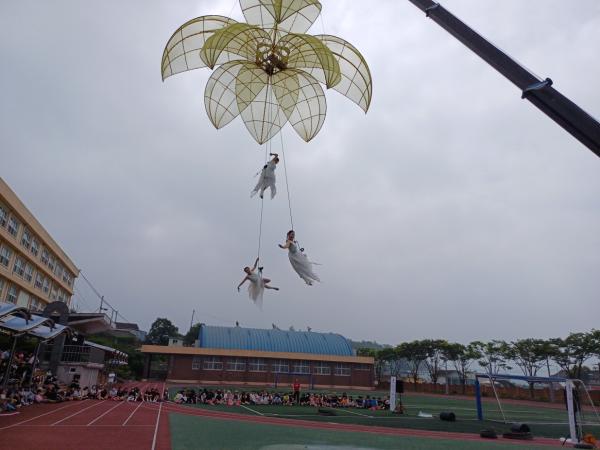 농어촌학교 학생들에게 공연 관람의 맛을 알게 해준 종합선물세트! 단디 공연